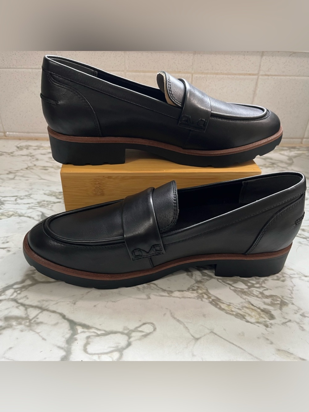 Vionic Cleo Black Leather Penny Loafer Lug Sole Support Women's Size
